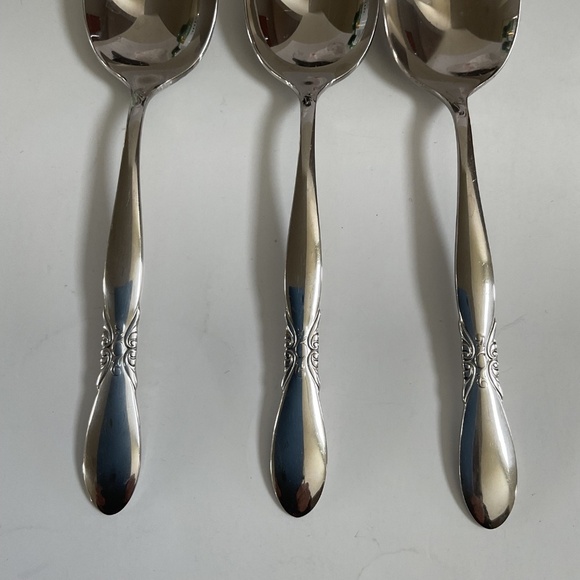 6 Place/soup spoon Wallace POISE Stanless Glossy Silverware - Picture 7 of 16